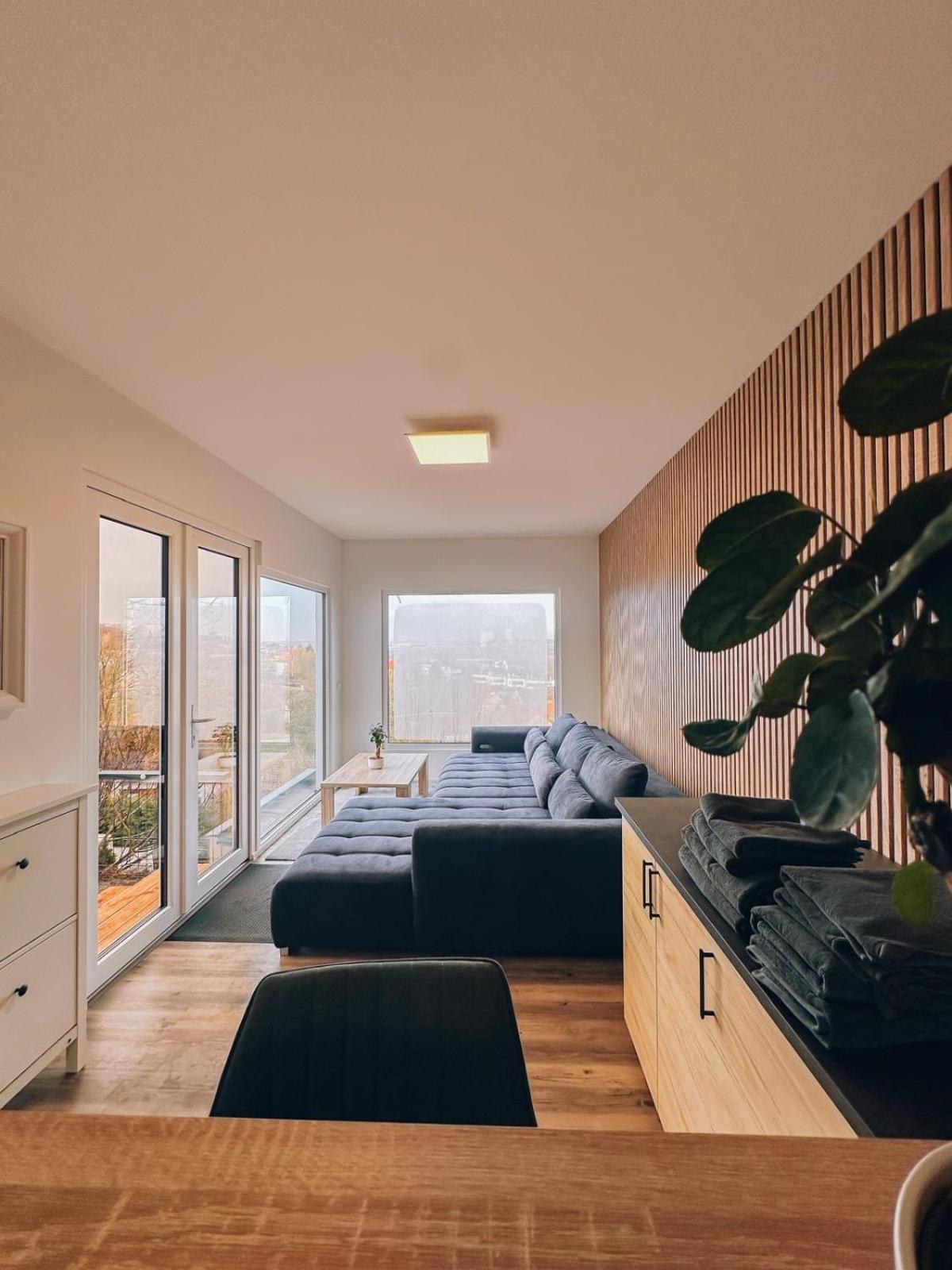 Airport Luxury Apartment & Spa Praga Esterno foto